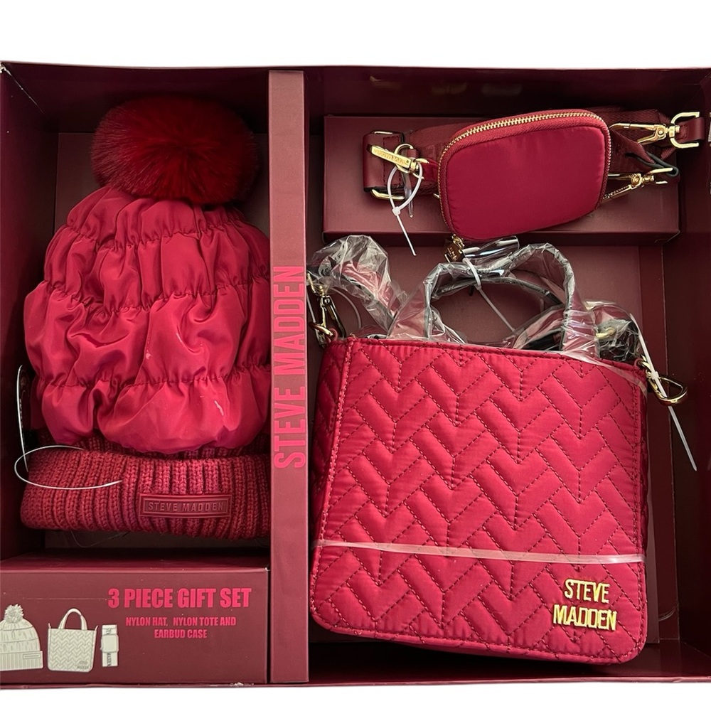 NIB~ Steve Madden 3 piece Gift Set. Opened but not used.
